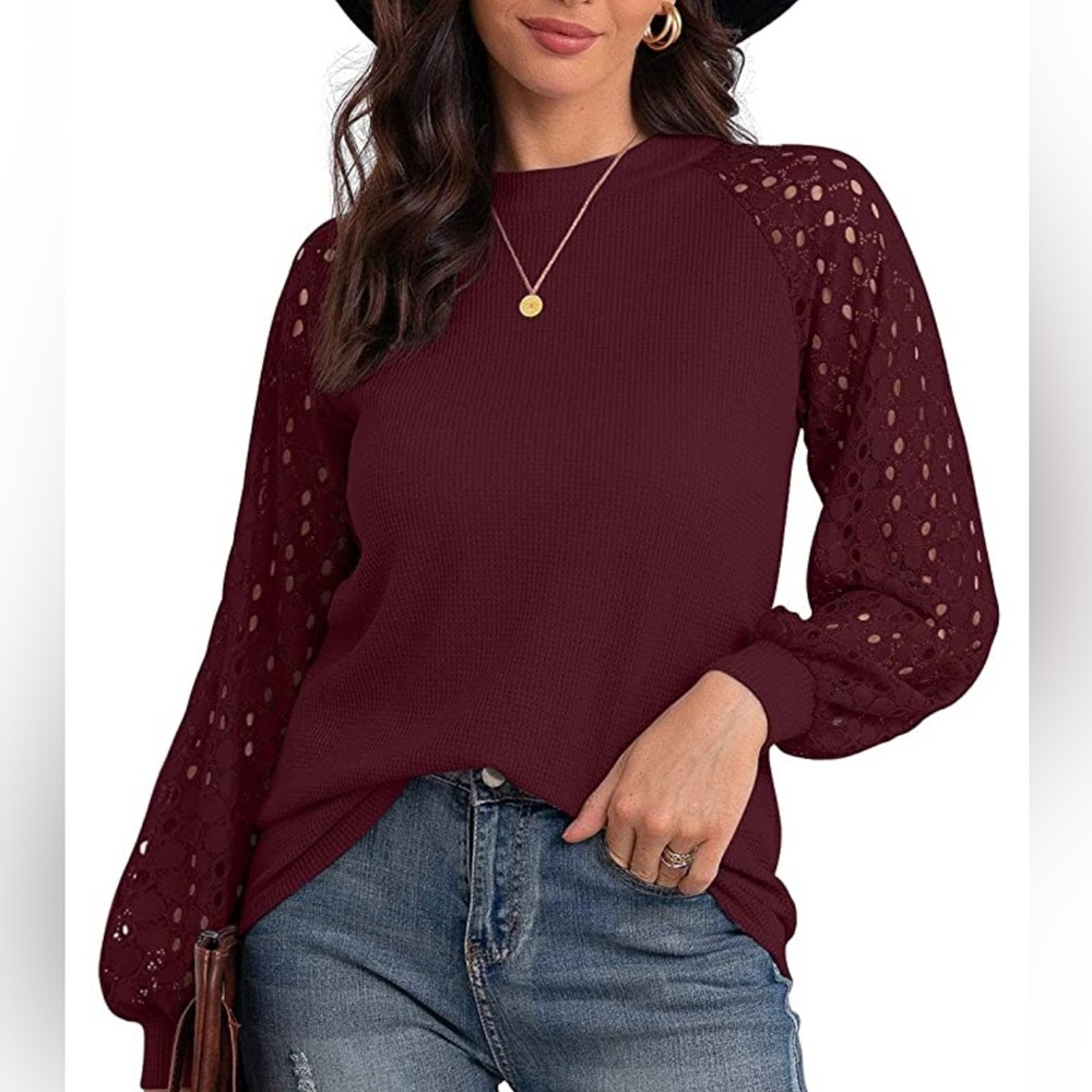 Waffle Knit Blouse
Ballon Long Sleeve Lace Top